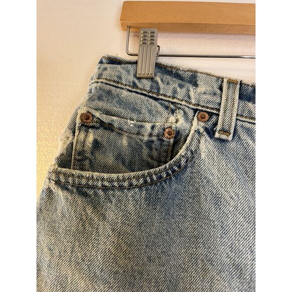Levis Vintage Light Wash Tapered Leg Relaxed Fit Distressed Denim Jeans 33x32 - Picture 5 of 7